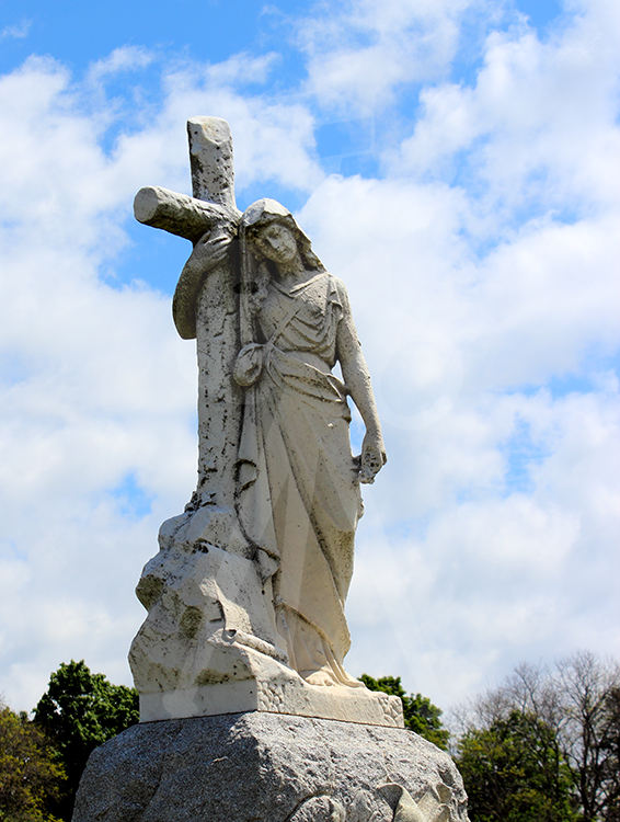 Salem - Statue & Cross